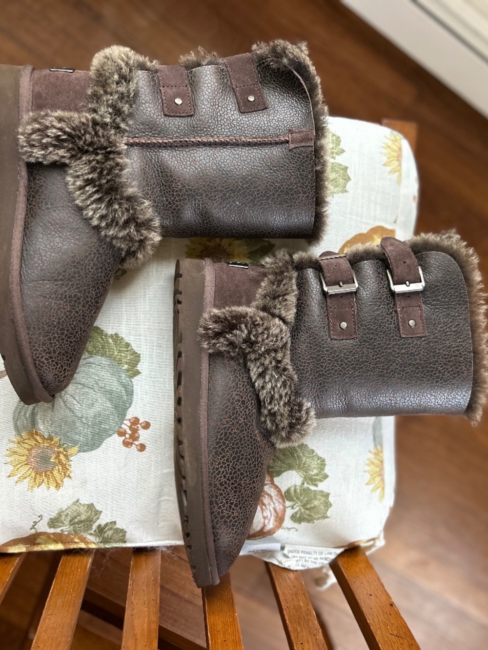 Ugg Women’s Skylah Brown Leather Bomber Shelling Winter Boot Size Us 8 View 2